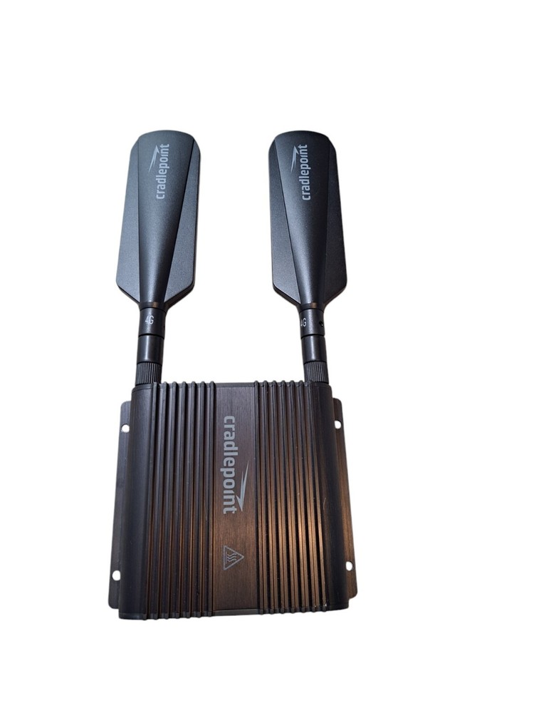 Cradlepoint LTE Ruggedized Router IBR650C-150M-D Bundle w/ AC & Antenna