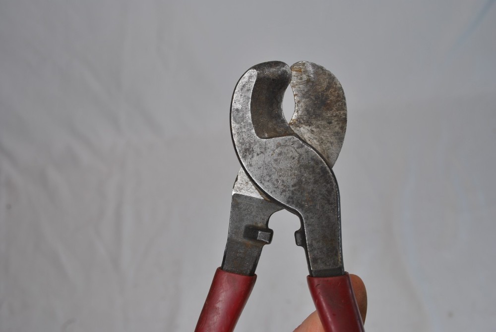 Klein Tools 63050 9-1/2" High Leverage Cable Cutters Pliers