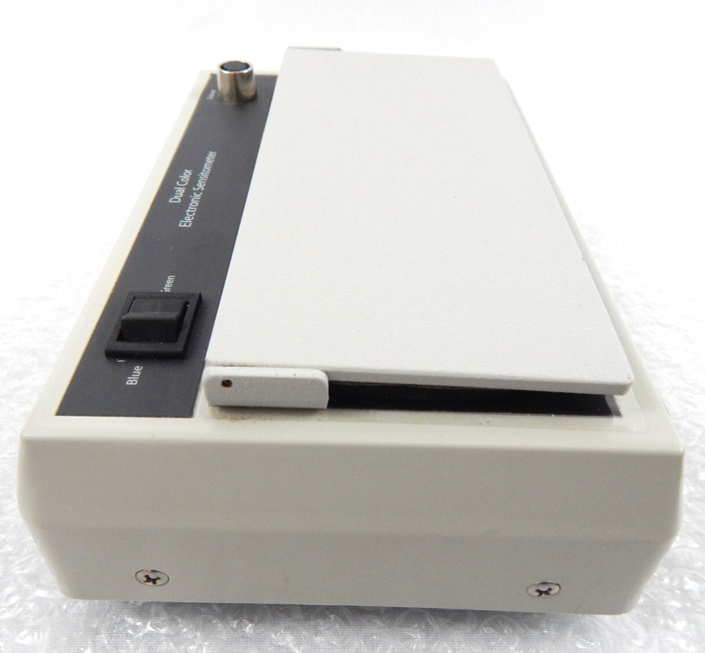 FLUKE BIOMEDICAL 07-417 DUAL COLOR ELECTRONIC SENSITOMETER