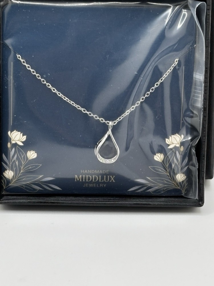 Handmade Middlux Teardrop Necklace