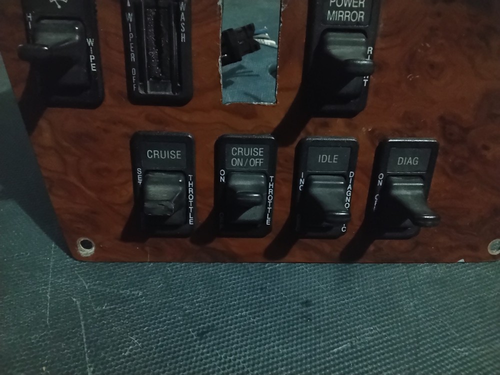 International 9400 SWITCH Dash Panel - Used