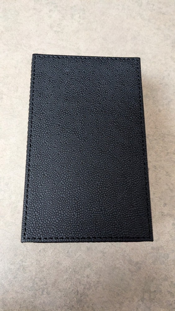 Dragon Shield Next 100 Deck Box Black and Red - Great condition! Commander!