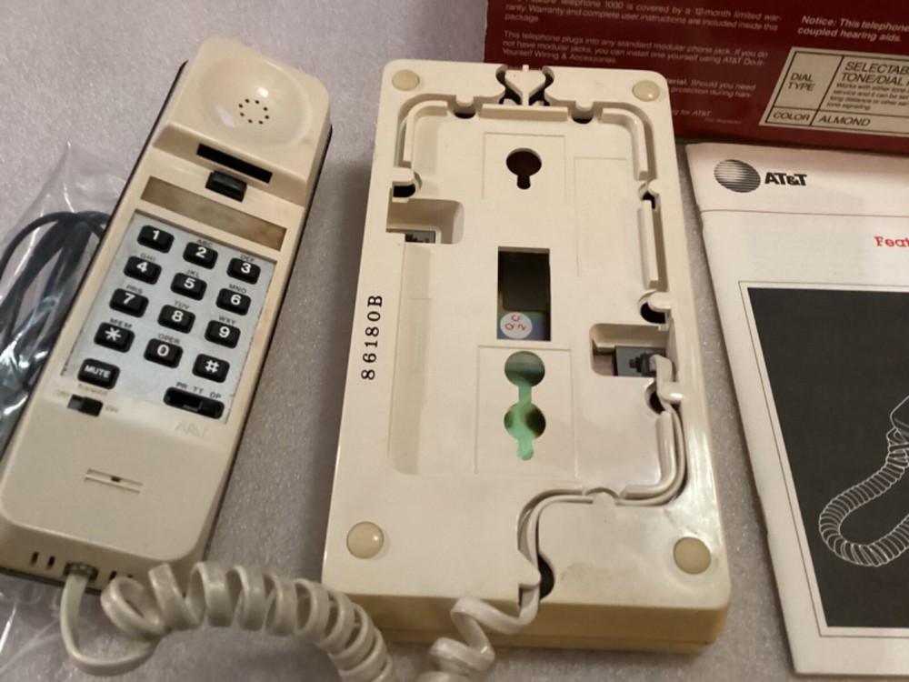 AT&T FEATURE TELEPHONE 1000 TESTED WORKS