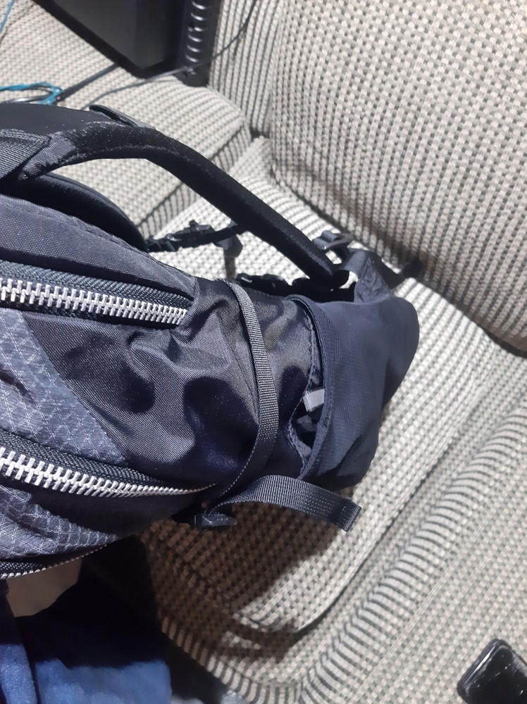 The North Face - Recon Backpack Pre-Owned Great Condition