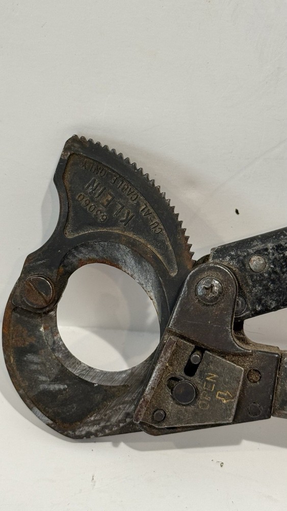 KLEIN Tools 63060 Ratcheting Cable Cutter