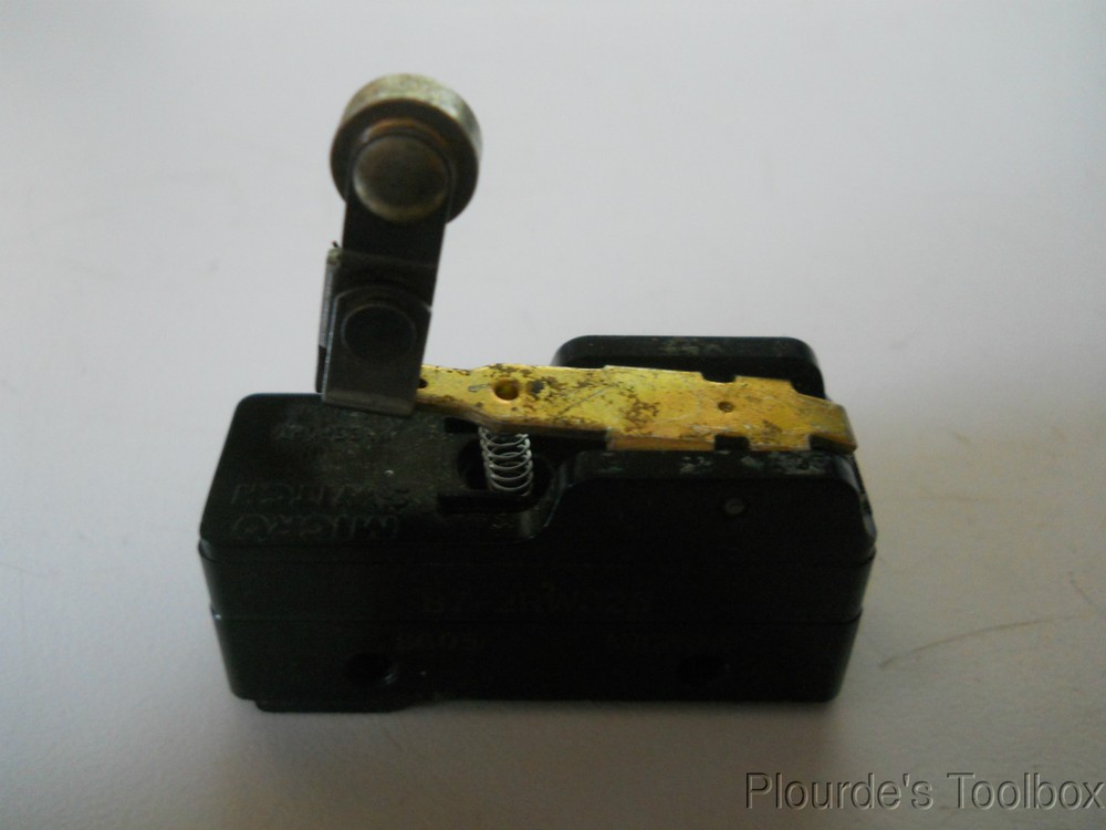 New MicroSwitch SPDT 15A Roller Lever Limit Switch, BZ-2RW826