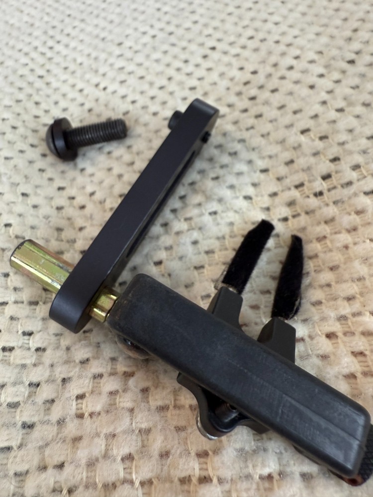 Cobra Archery Dual Prong Flipper Rest