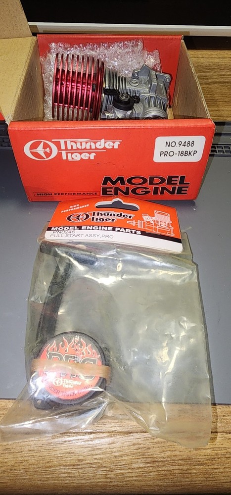THUNDER TIGER PRO 18 BKP,PULL START KIT, NEW IN BOX, POWERFUL VINTAGE ENGINE
