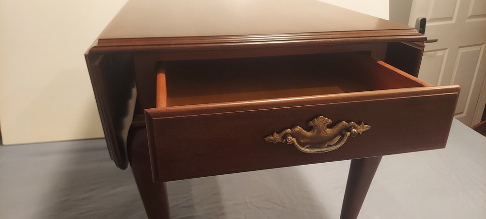 Ethan Allen Solid Cherry Queen Anne Style Drop Leaf Side Table w/Drawer vintage