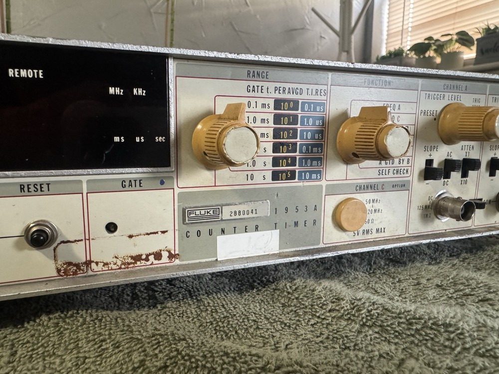 FLUKE 1953A COUNTER TIMER - NO TESTED