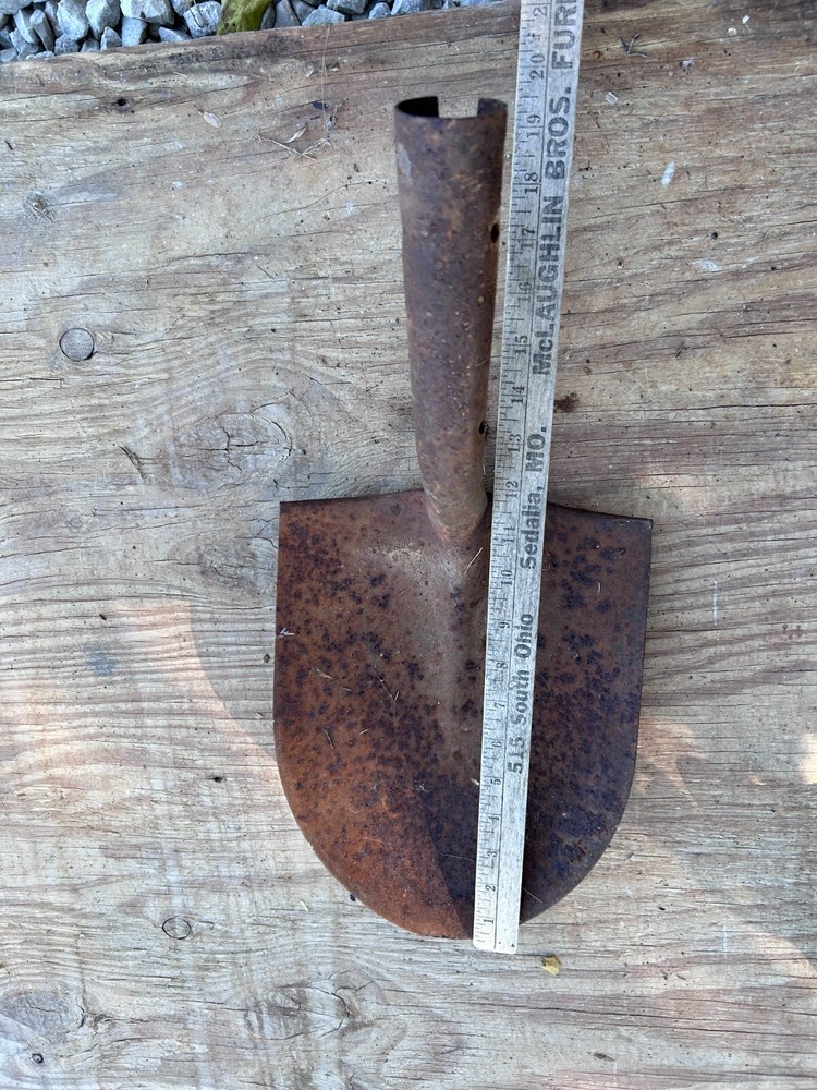 Rusty Rustic no handle Original Vintage Primitive Metal Shovel