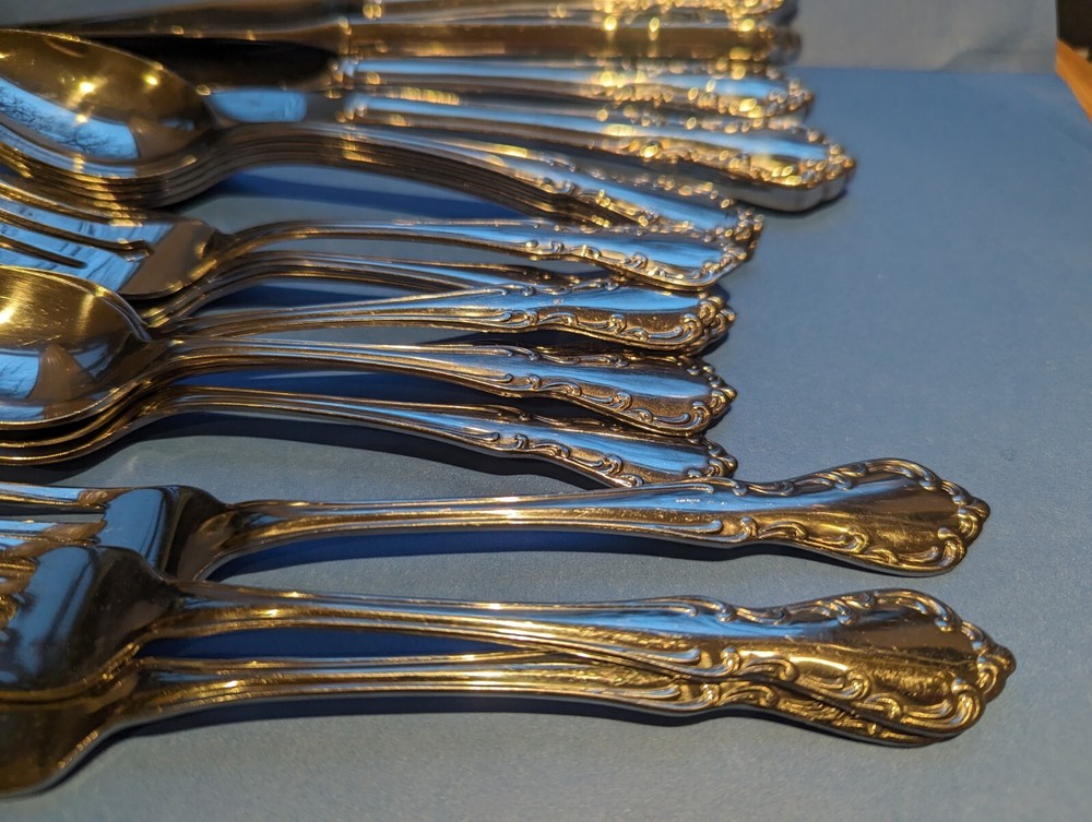 17 Pieces Oneida Stainless St Louis Flatware
