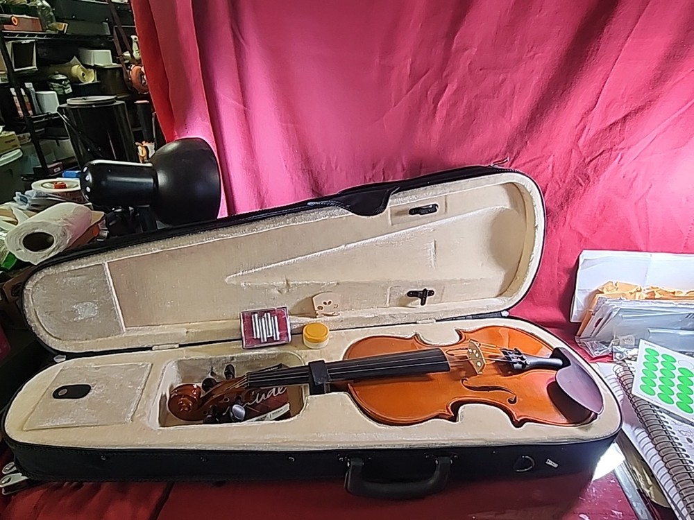 4/4 Full-Size Violin – + Case +extras