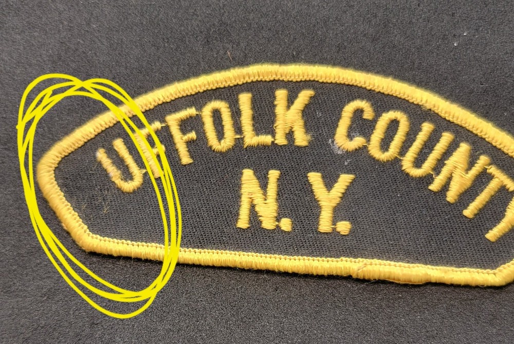 SUFFOLK COUNTY NEW YORK SHERIFF PATCH ( DAMAGED)