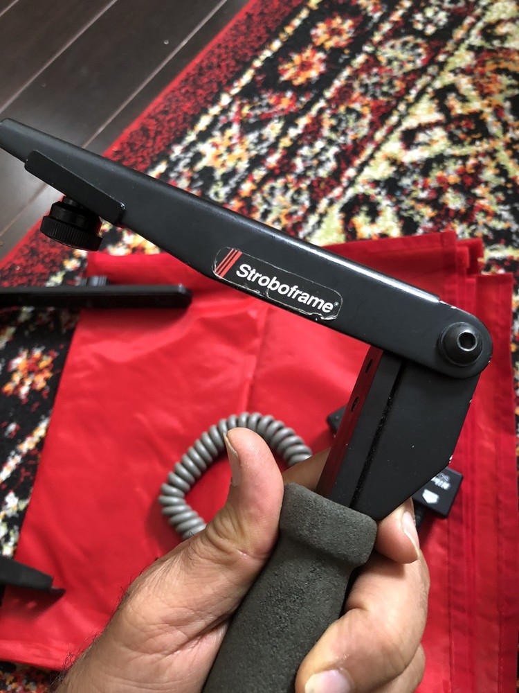 Stroboframe flash bracket Lot with Nikon SC 17 tTL Cable