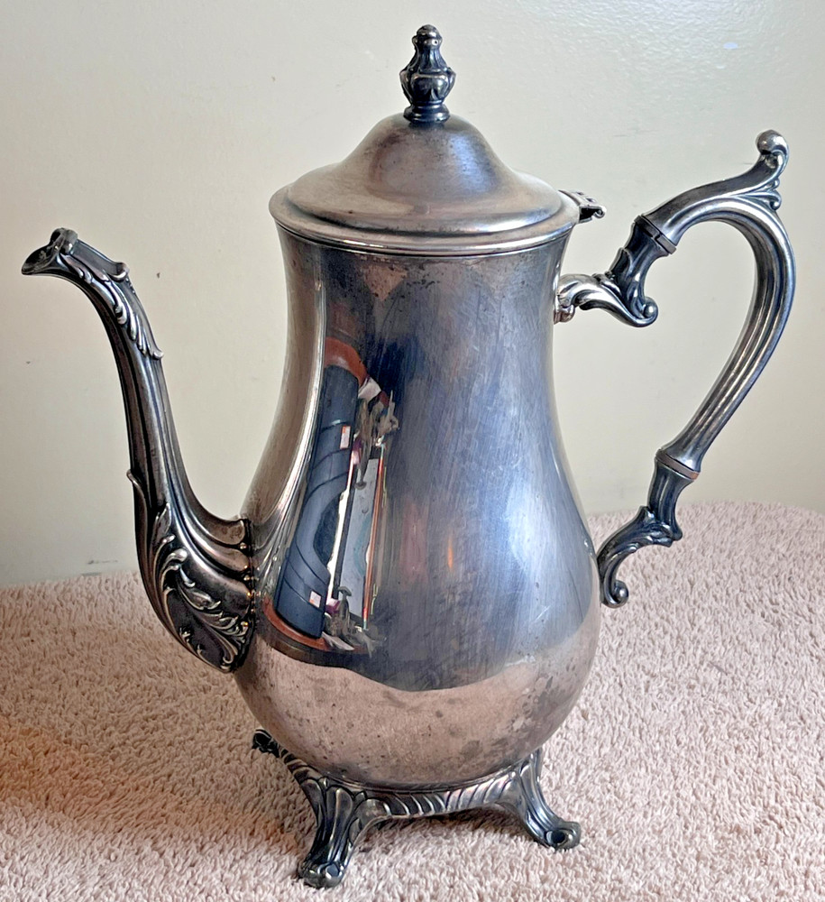Vintage Wm Rogers 800 Coffee Urn Pitcher Silver Plate Footed