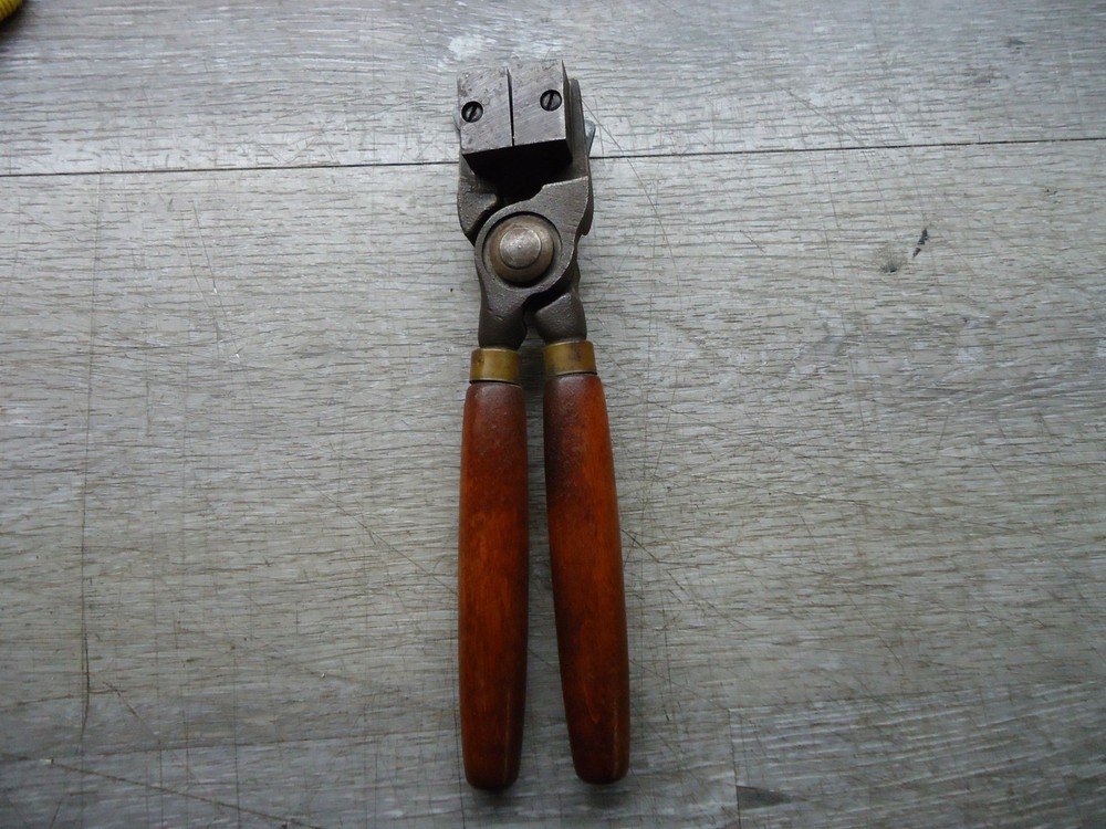 LYMAN 45 CALIBER BULLET MOLD