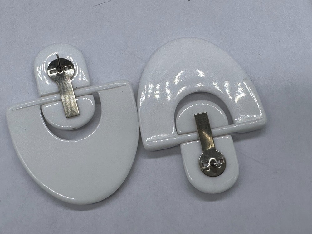 ESTATE WHITE PLASTIC STATEMENT ART DECO POST EARRINGS