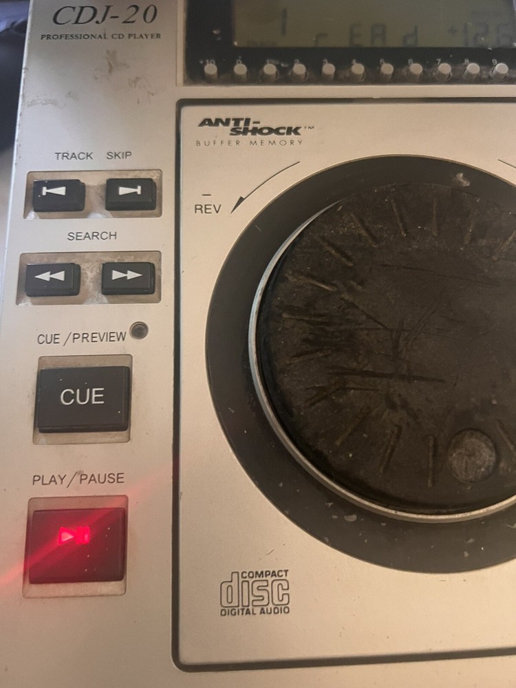 GEMINI CDJ-20 Professional CD Player Deck DJ Controller Turns on Unsure if works