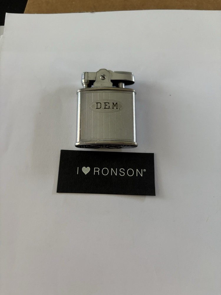 VINTAGE ANTIQUE RONSON STANDARD LIGHTER