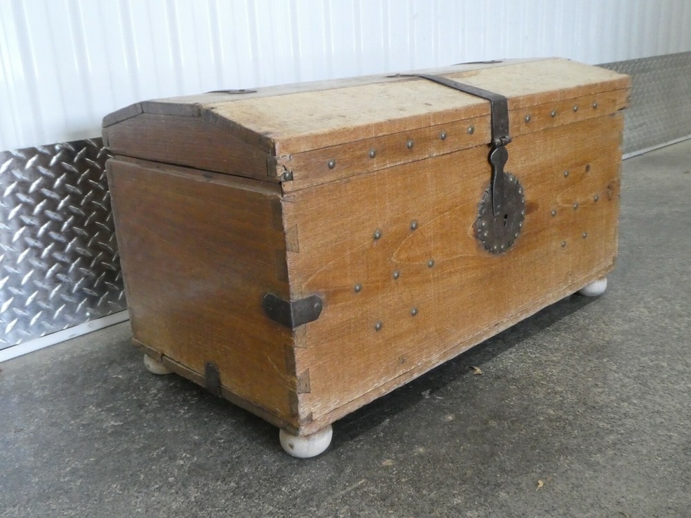 BEAUTIFUL ANTIQUE SPANISH COLONIAL TRUNK WITH IRON HARDWARE