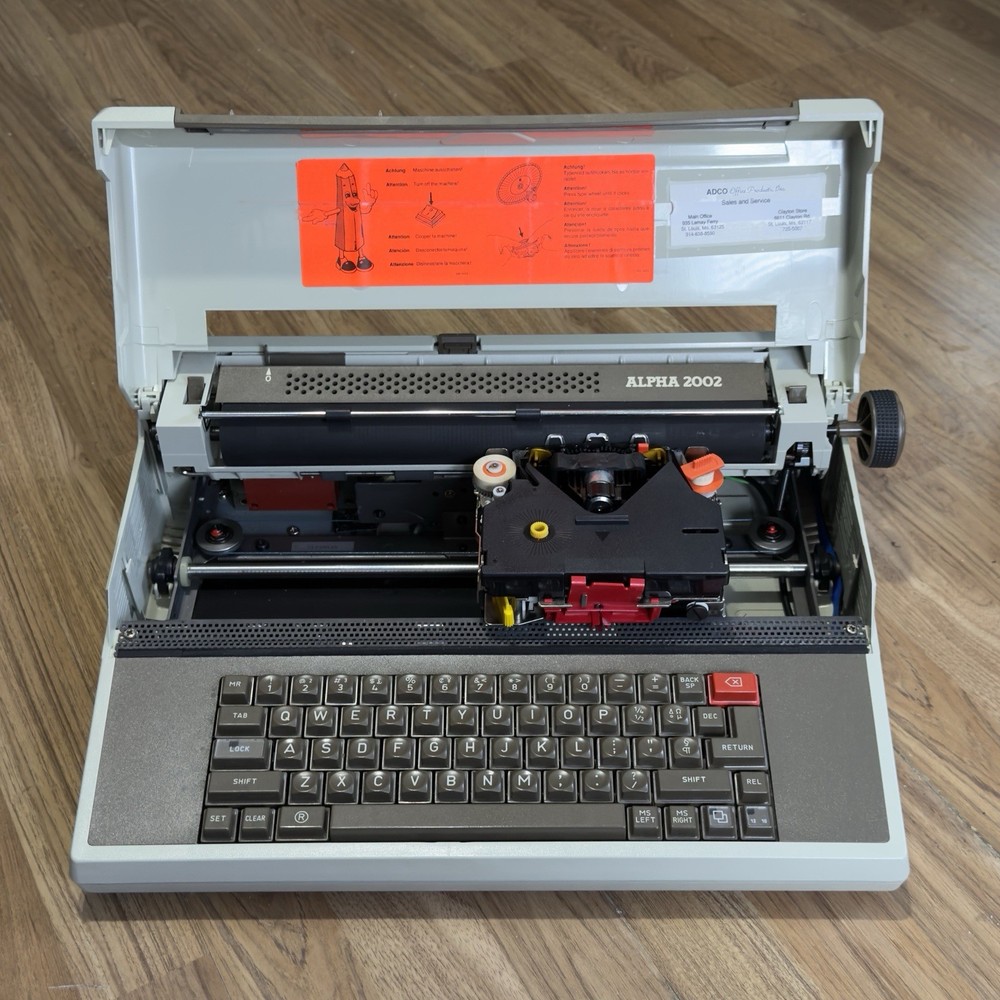 Royal Alpha 2002 Typewriter w/ Hard Case - Tested - Read Desc