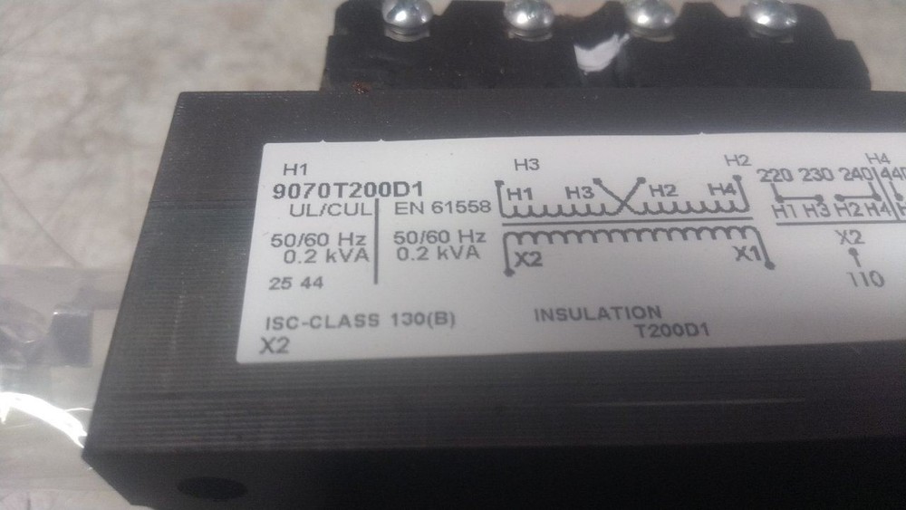 Square D 9070T200D1 240VAC; 480VAC Input 120VAC Output Control Transformer