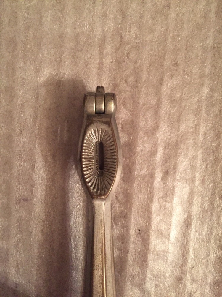 HIGH QUALITY ANTIQUE 18TH CENTURY 1700'S SOLID WROUGHT IRON NUTCRACKER ENGLAND