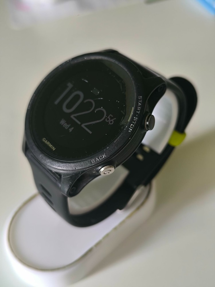 Garmin Forerunner 935 GPS watch black.