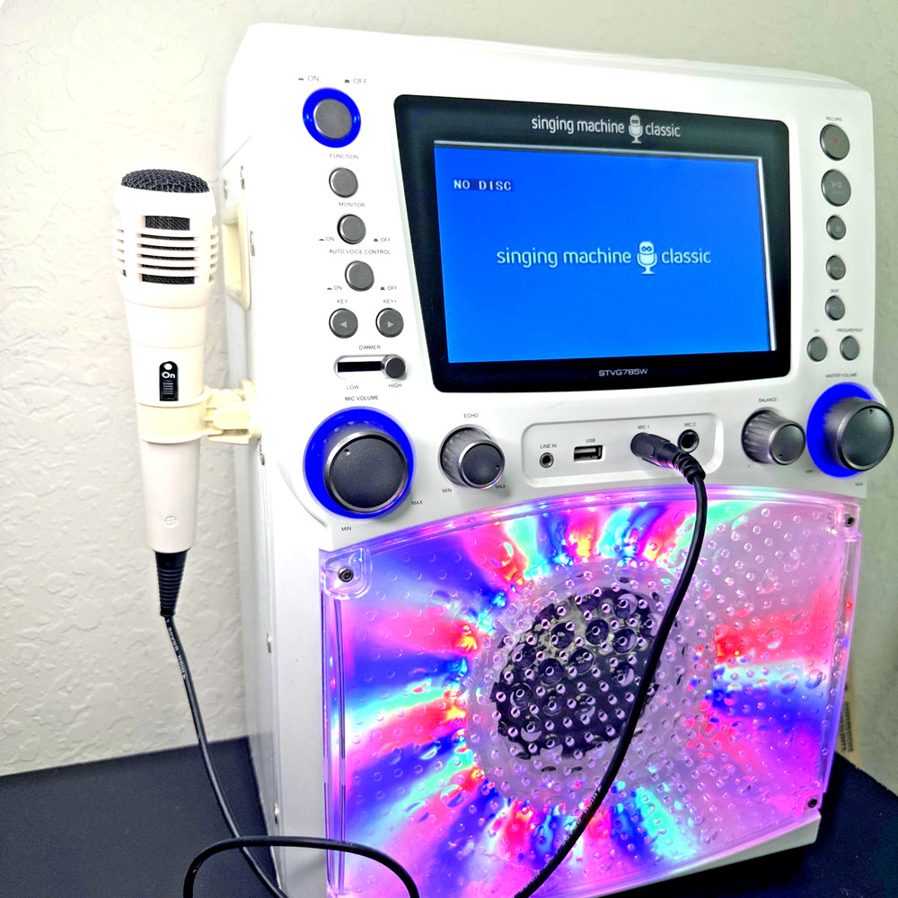 Singing Machine Karaoke with BlueTooth Voice Recording - ONLY ONE MIC/ Tested