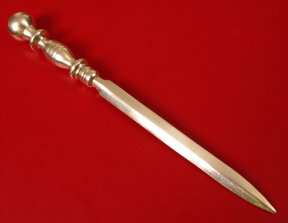 VINTAGE SILVER TONE STUNNING BOOT KNIFE DAGGER DIRK SIGNED !!