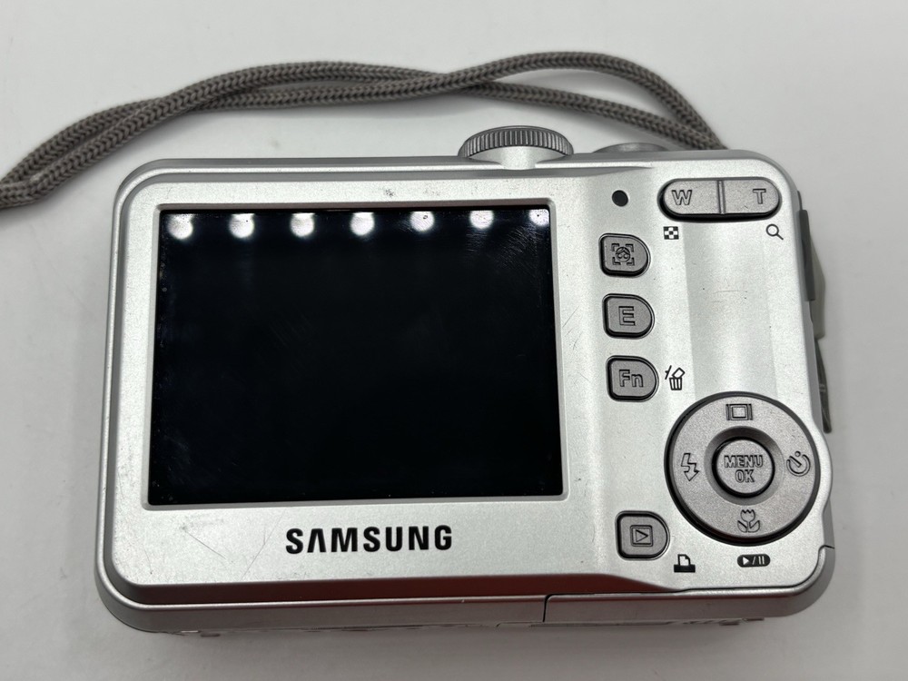 Samsung S Series S860 8.1MP Digital Camera - Silver