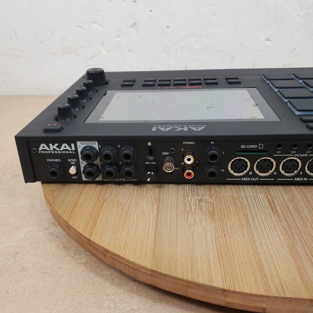 Akai Professional MPC Live II Standalone Sampler and Sequencer + Case