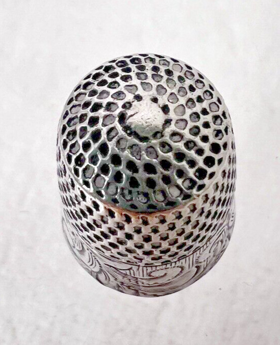 Antique Sterling Silver Thimble w Feather Scroll Design No Monogram Small Size