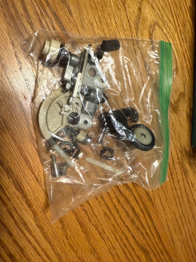 Antique 1938 Singer Sewing Machine/Accessories