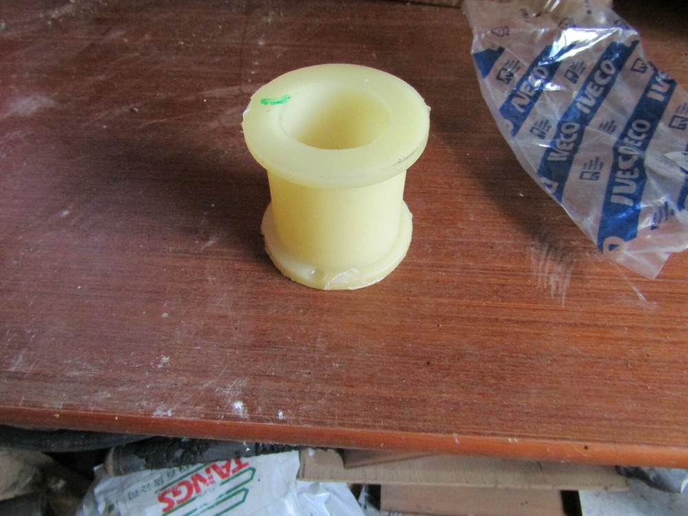 Iveco 7.5E15 Anti roll bar bush