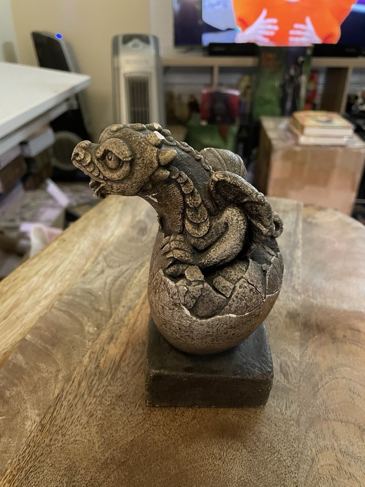 Windstone Editions Hatchling. Pena 1994.