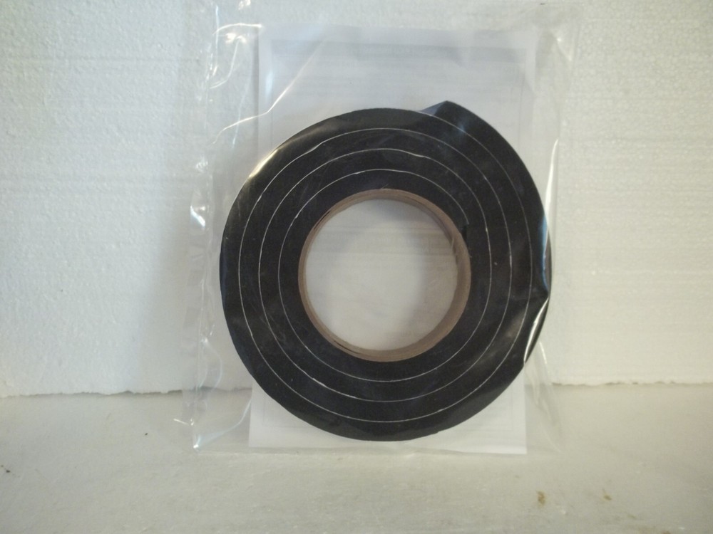 TruXedo 1117840 Bulkhead Seal Kit universal- 3/8" x 1" x 65-1/2"