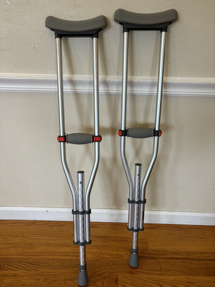 Walgreens Universal Aluminum Lightweight Silver Standard Crutches Adjustable