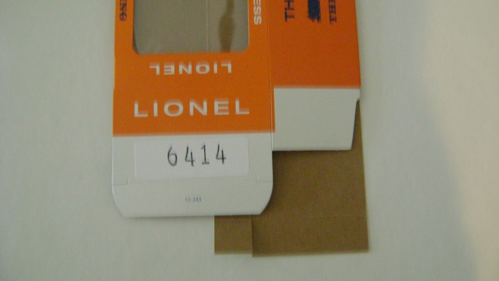 Lionel 6414 Auto Loader  Licensed Window Box