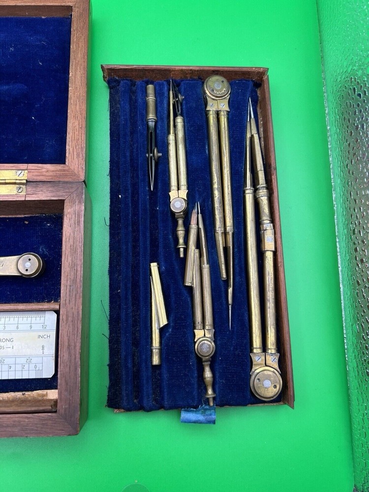 A Vintage Compass/Drawing Instrument Set