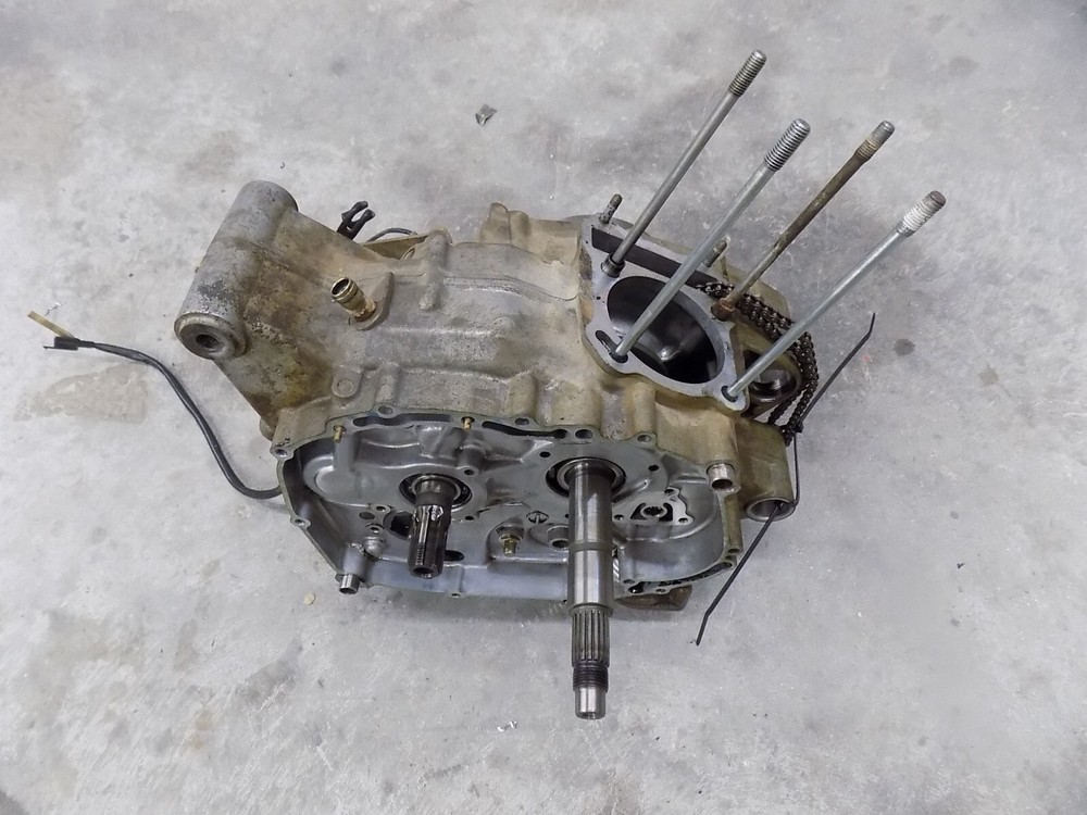2004 SUZUKI QUADRUNNER LT 160 ENGINE/ MOTOR BOTTOM END/ ENGINE CASES LT160