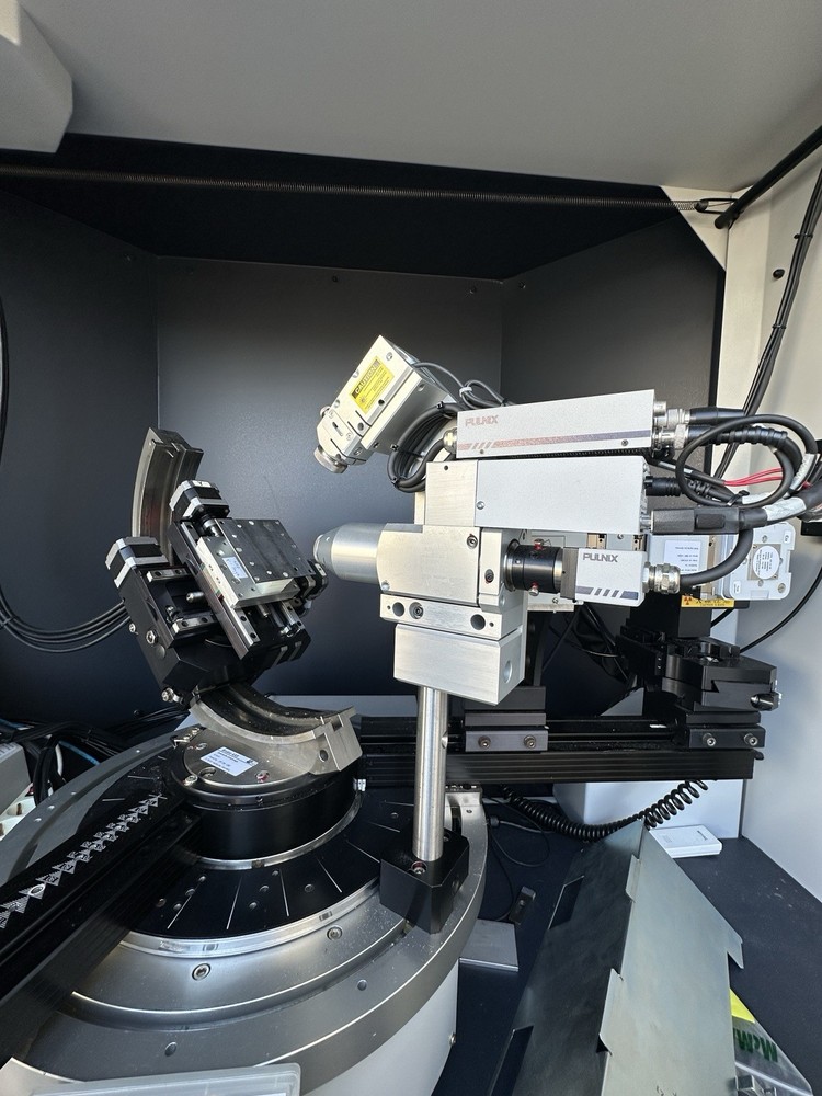 Bruker D8 Discover Diffractometer System