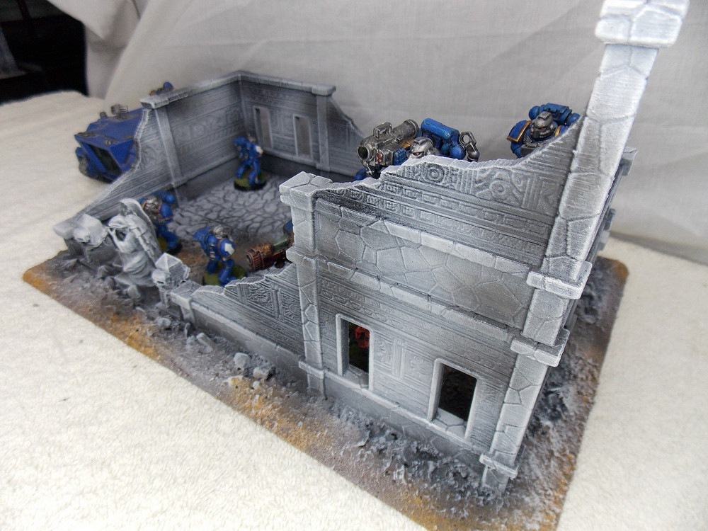 WARGAMING TERRAIN PAINTED BUILDING