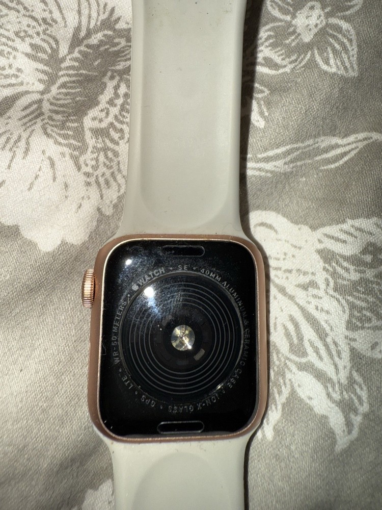 Apple Watch SE Series 40mm Unlocked