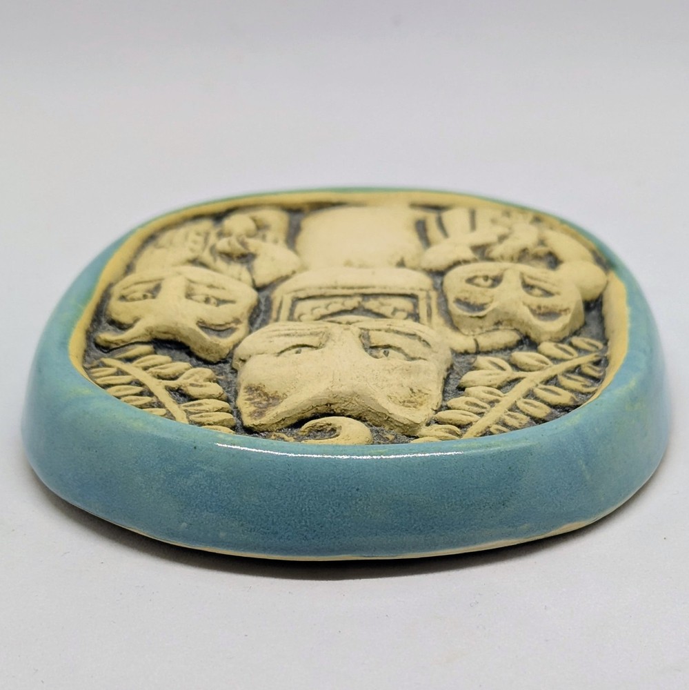 Vintage 1995 Carruth Studio Art Pottery Ceramic Cat Wall Plaque Blue Teal
