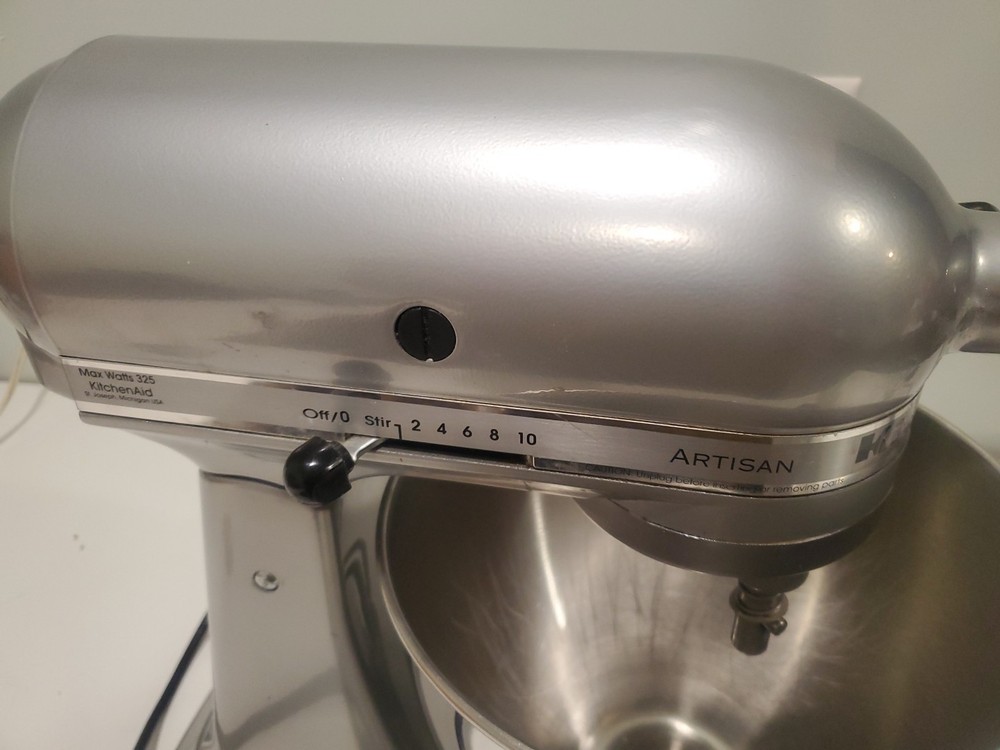 Kitchen Aid Artisan Silver Chrome 325 Max Watts With Attachments See Pics