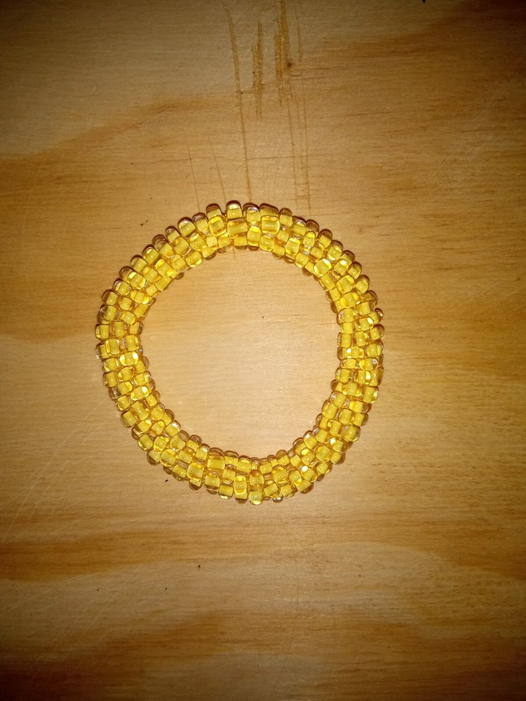 IDDE DE OSHUN TEJIDO ( SANTERIA Y IFA )
