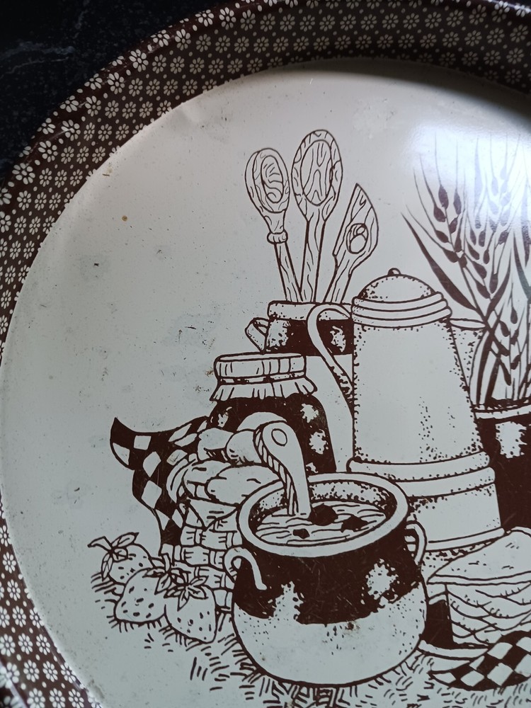 Tin Circle Tray Kitchen Decor White And Brown