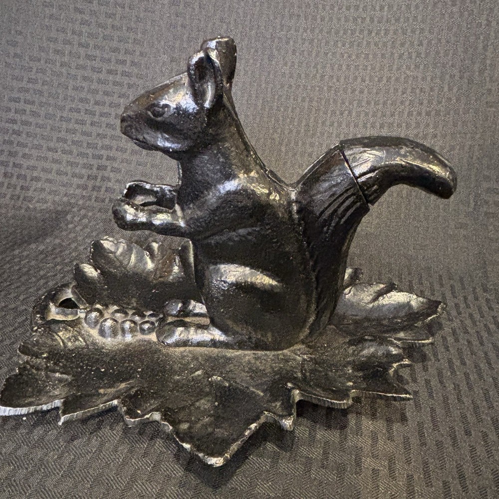 Vintage Cast Iron Squirrel Nutcracker Leaf Grape Base Heavy Mechanical Tool